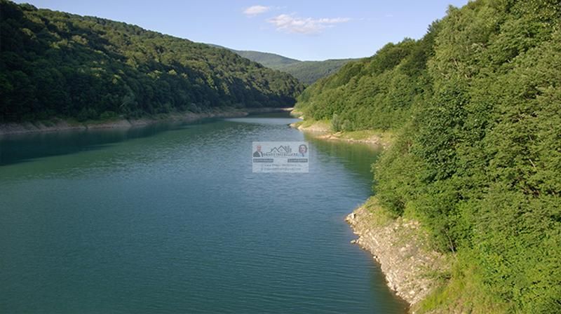 Teren intravilan | Malul lacului | Teșila – Valea Doftanei